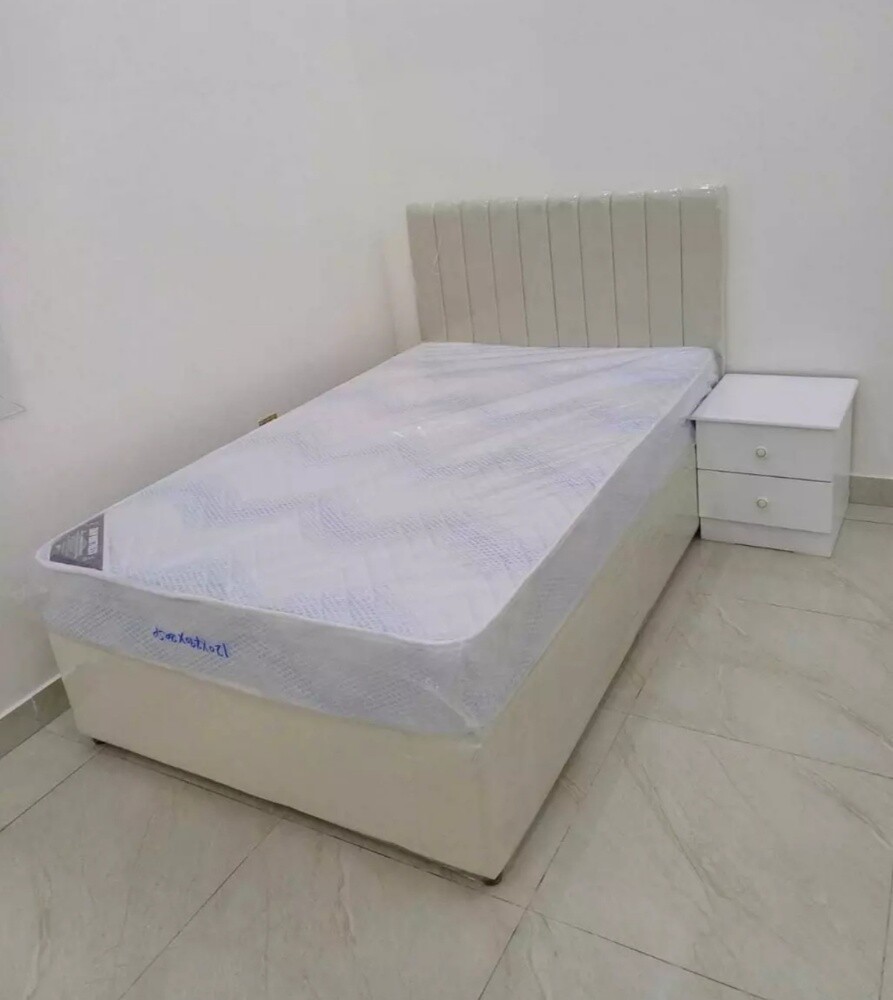 بيع طاولة طعام وطاولة زينة. - 30