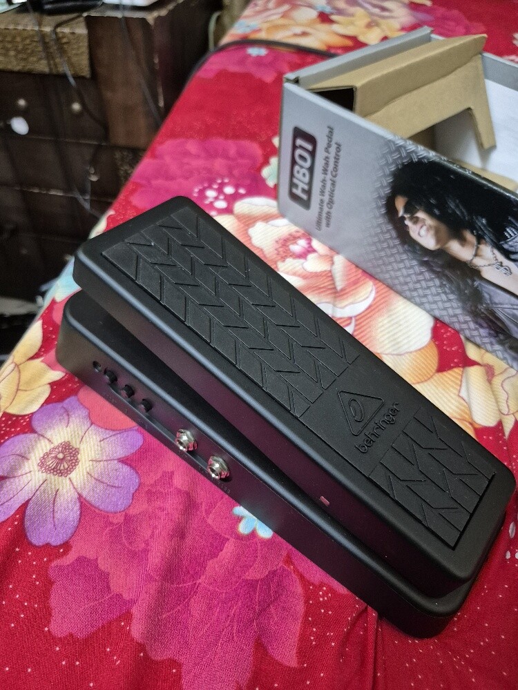 Behringer HB01 Guitar Wah Pedal - 4