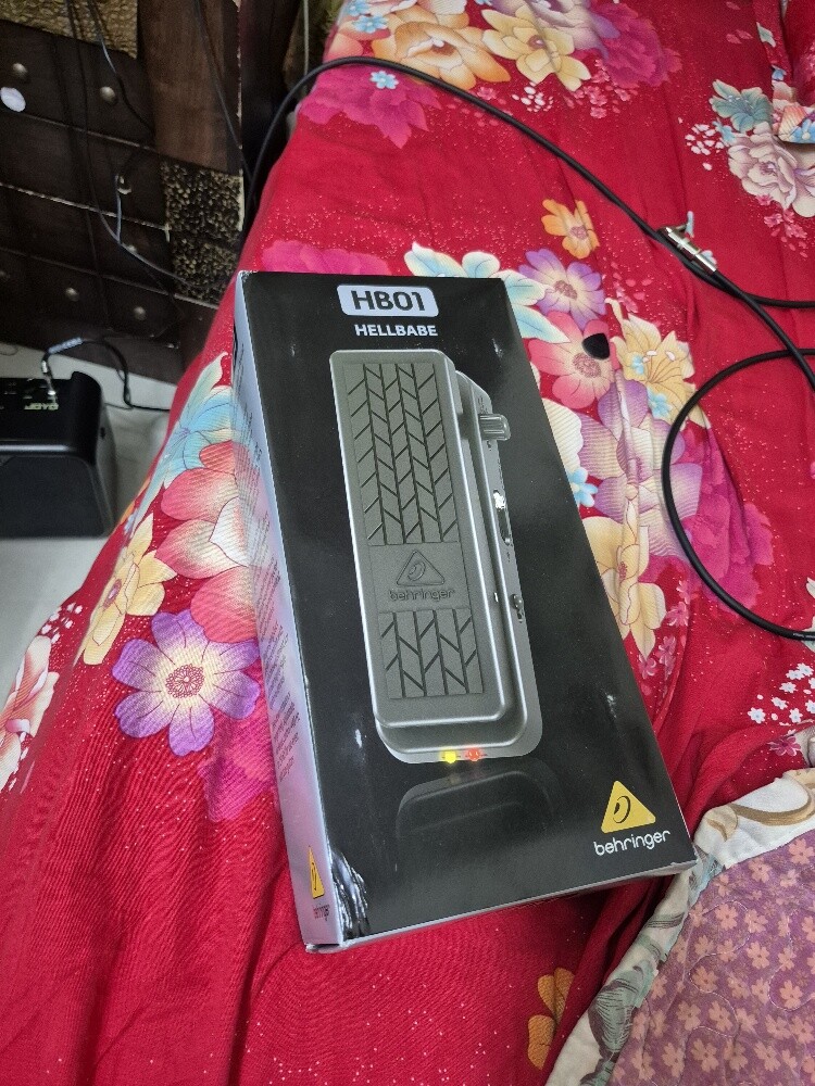 Behringer HB01 Guitar Wah Pedal - 1