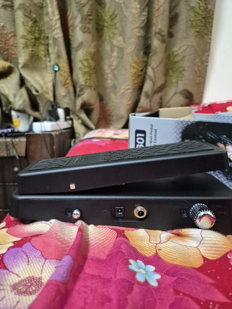 Behringer HB01 Guitar Wah Pedal - 7