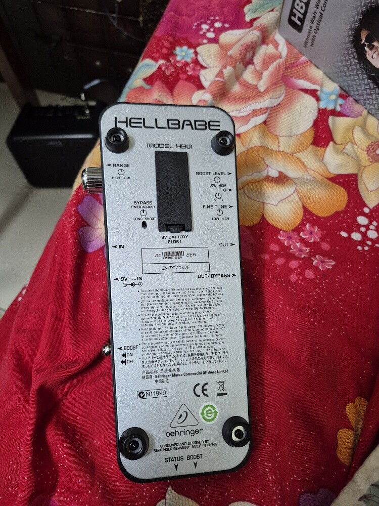 Behringer HB01 Guitar Wah Pedal - 8