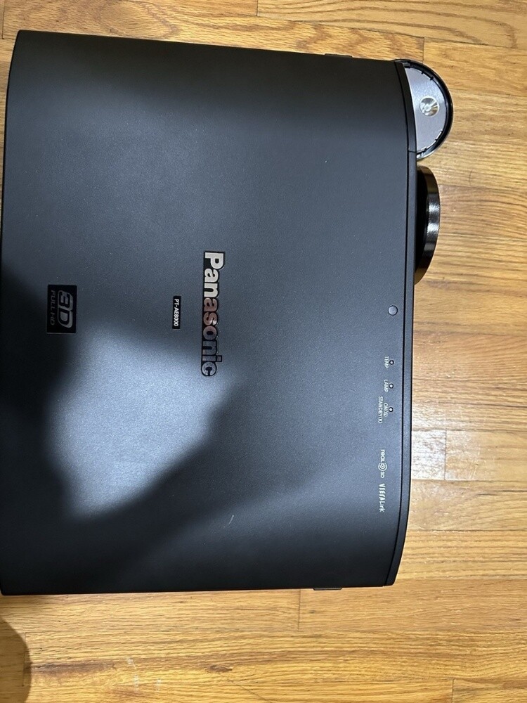 Panasonic projector 8000u - 1