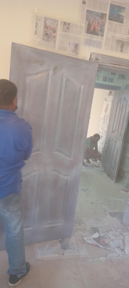 صبغ أبواب الخشب - 5