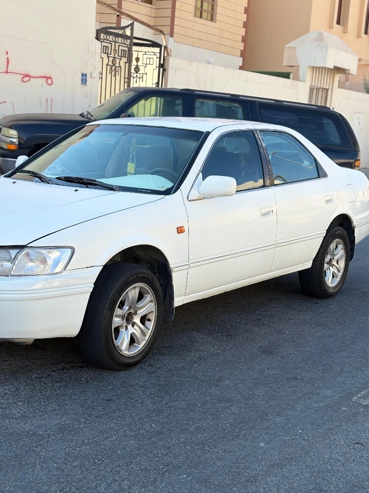 كامري 2002كل شيء متوفر - 1