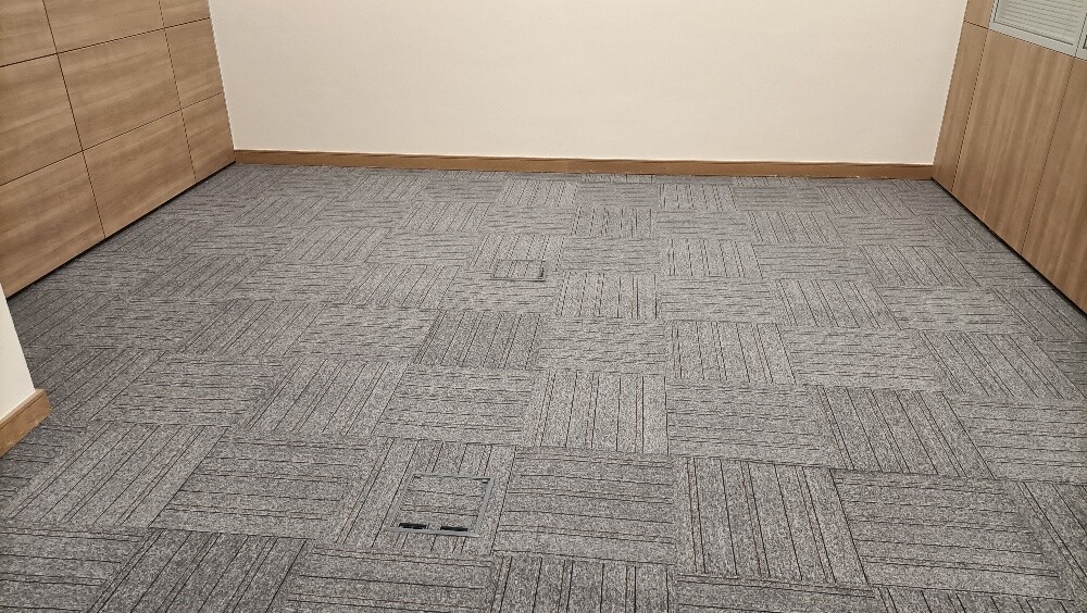 office Tiles carpet - 4