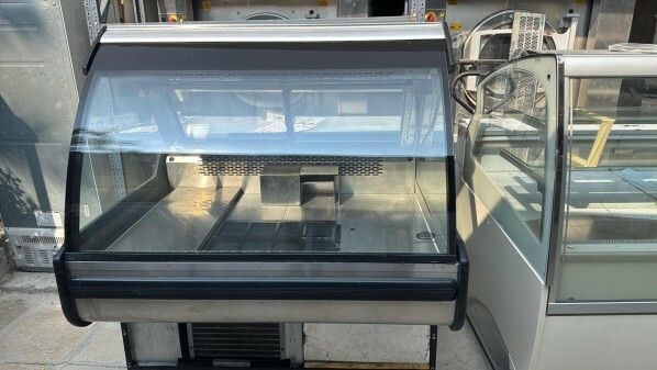 DISPLAY FRIDGE AND CHILLERS - 2