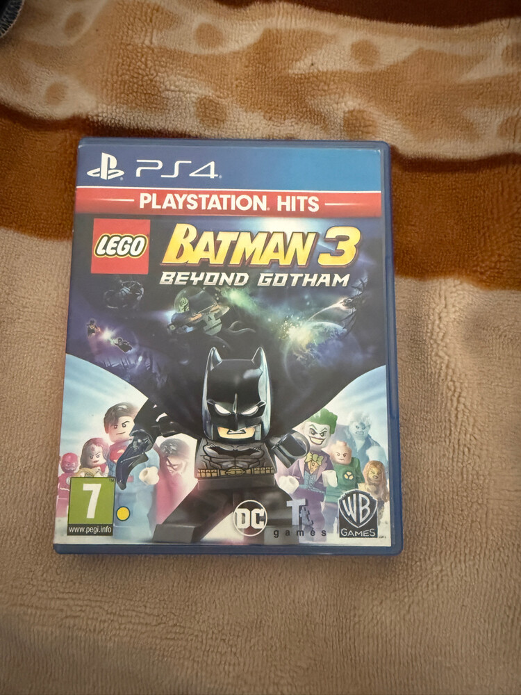 PS5 or PS4 - 5