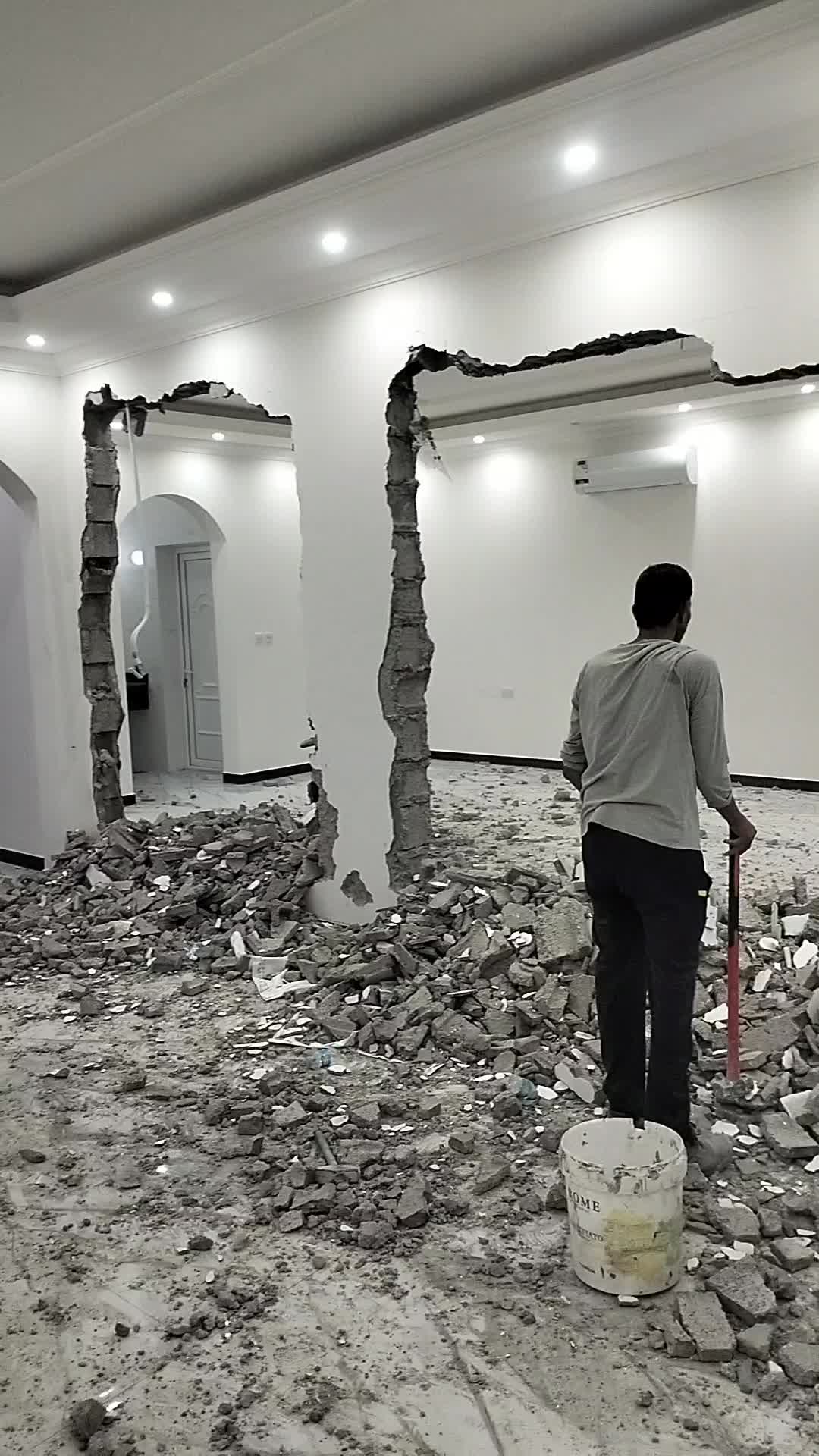 تكسير طوفة وتسكير ابواب - 1