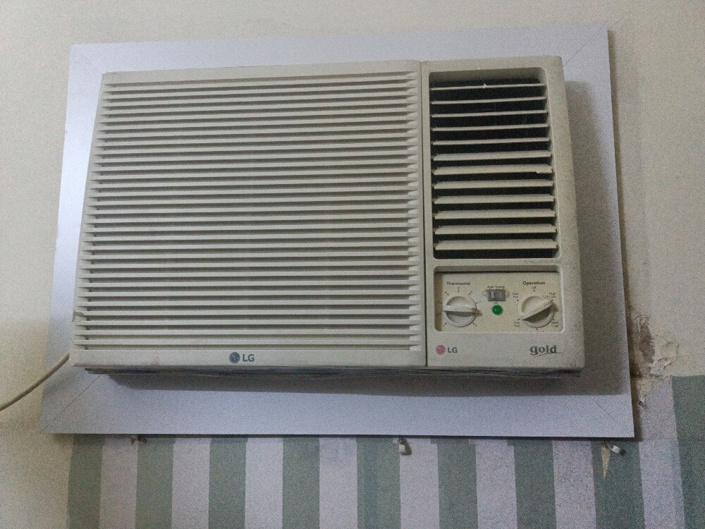 window AC for sale good ac lg ple - 1
