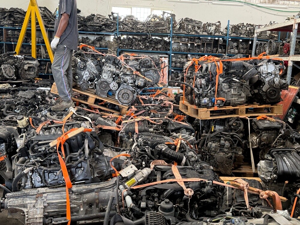 tiida 1.6 engine Japanese - 3