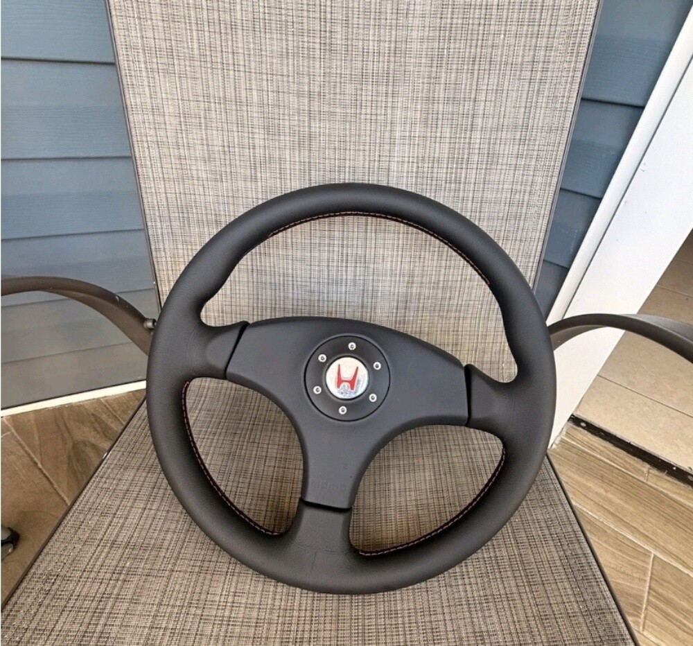 Honda Integra Type R DC2 MOMO Ste - 1