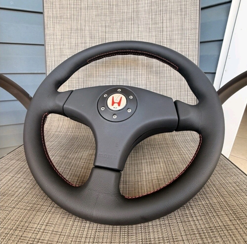 Honda Integra Type R DC2 MOMO Ste - 2