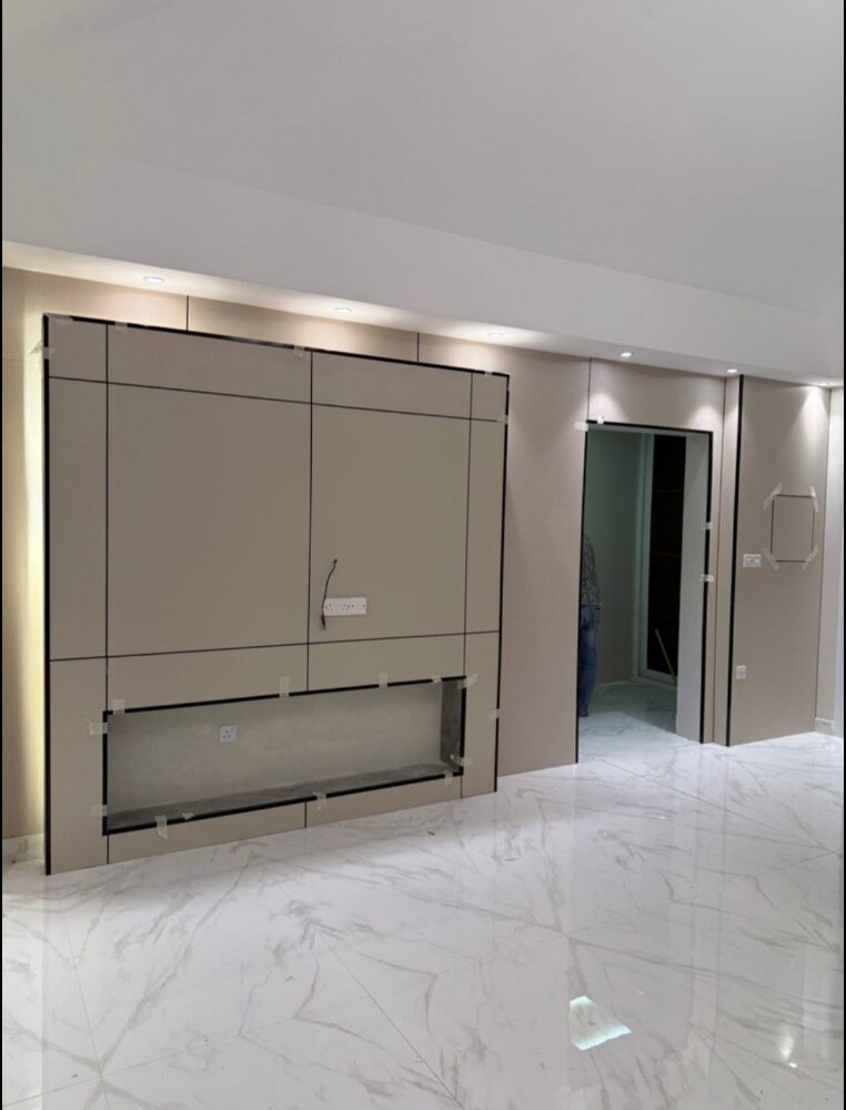 LUXURIOUS TV DECORATION - 7