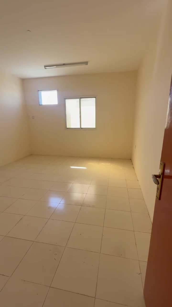 للايجار سكن عماال 10 غرفة - 5