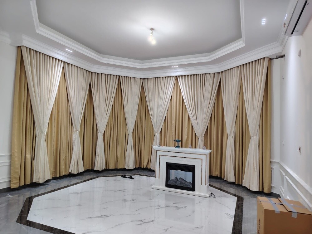 we are have curtains sofa carpe - 6