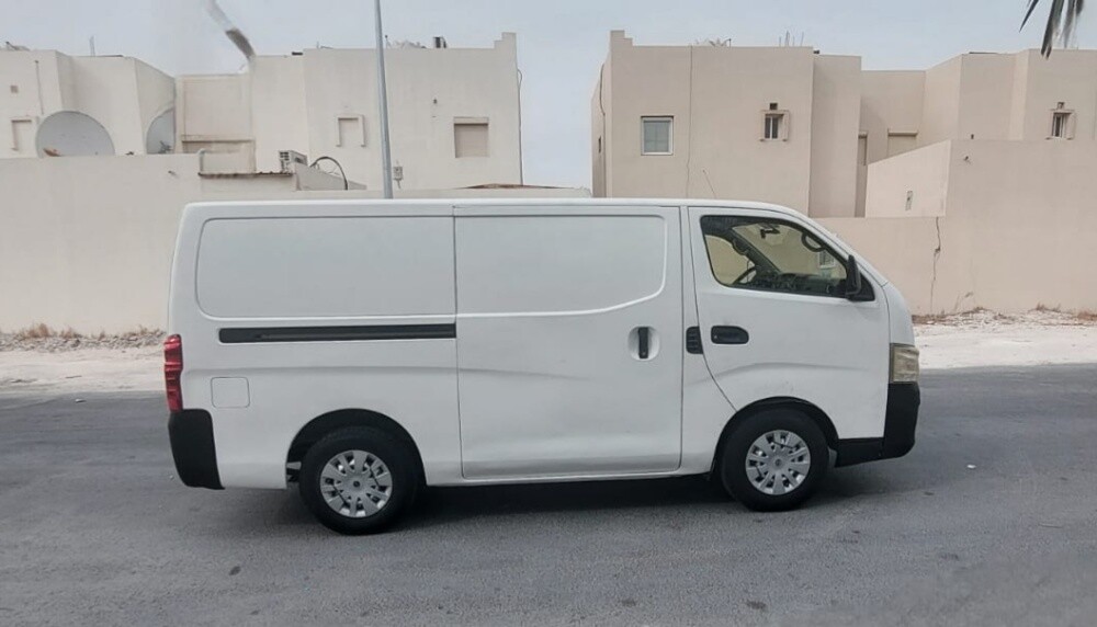 NISSAN URVAN - 4