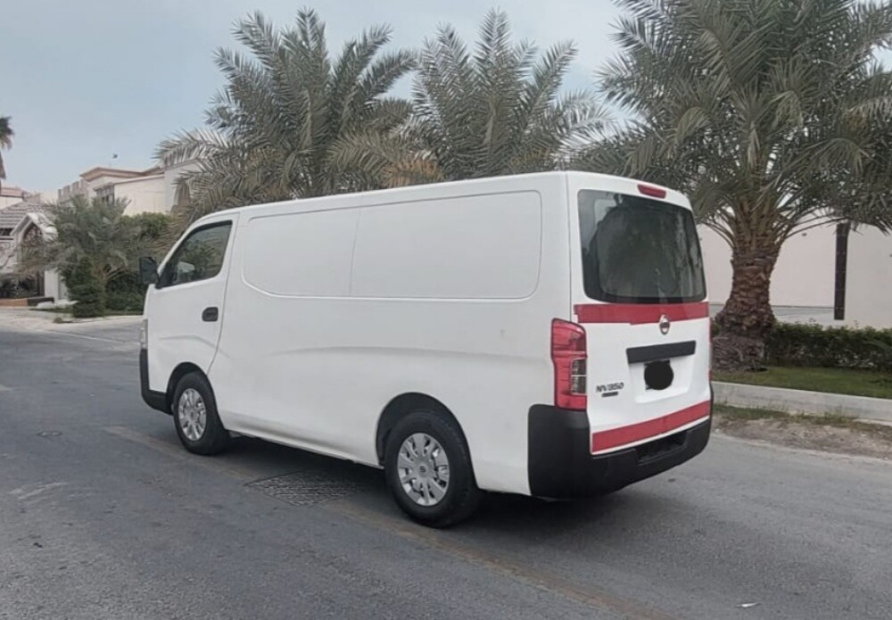 NISSAN URVAN - 2