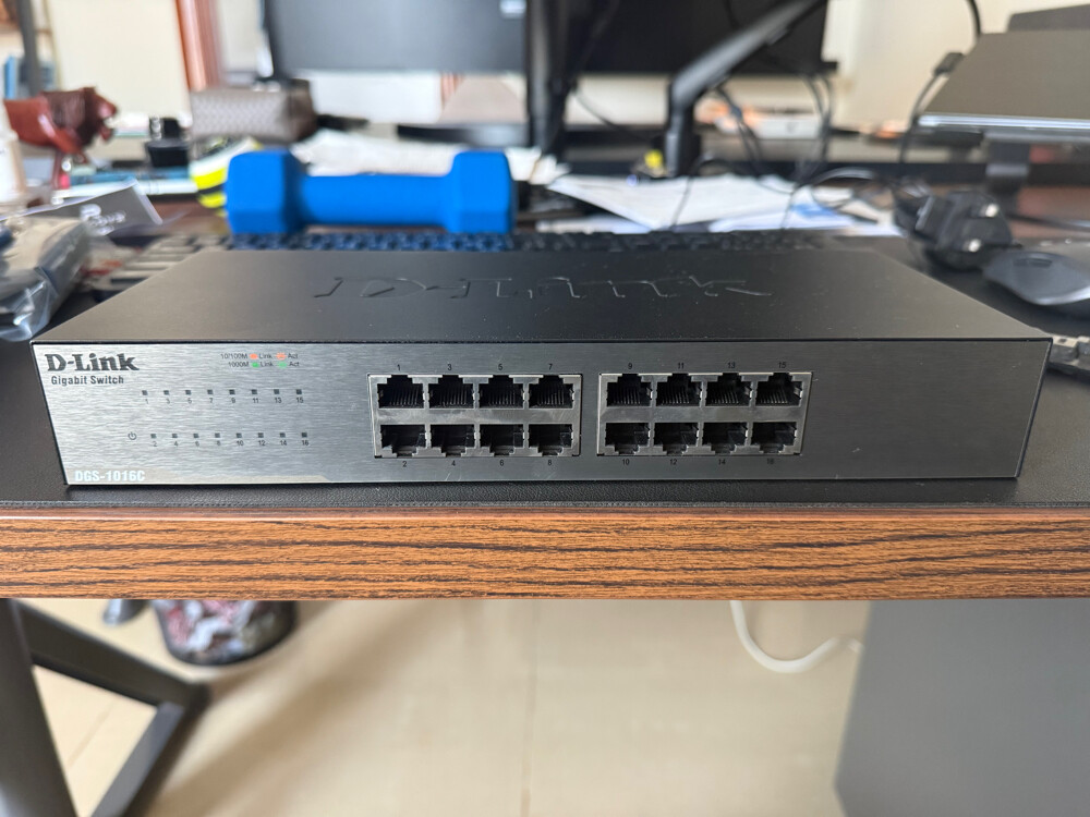 D-Link gigabit switch - 1