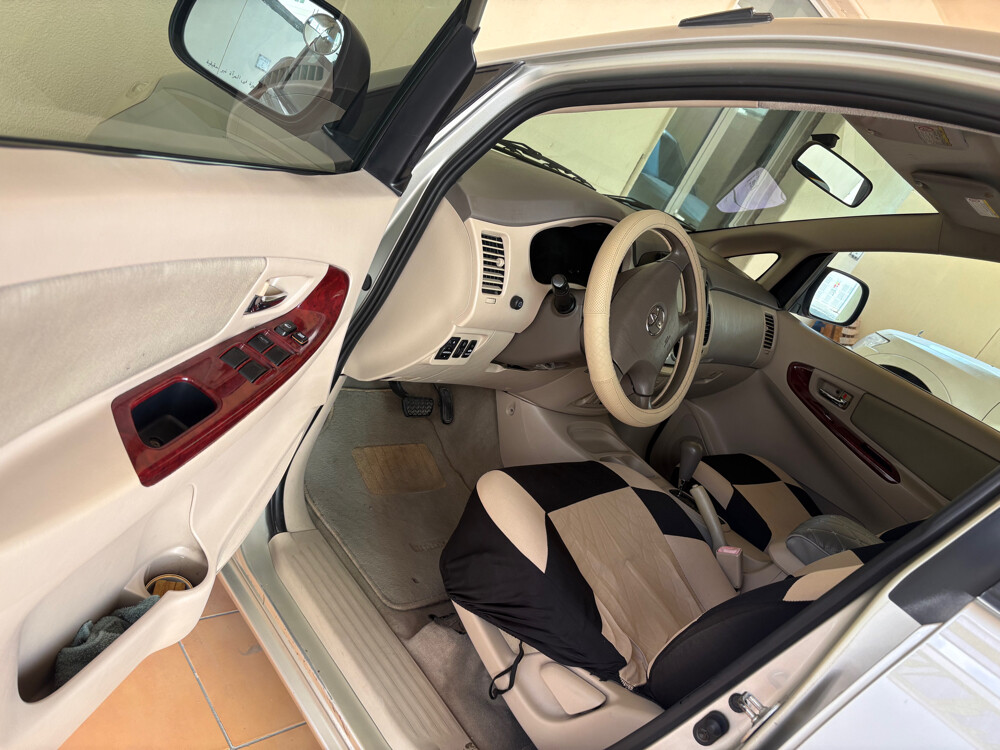 TOYOTA Innova 2006 (Family used) - 5
