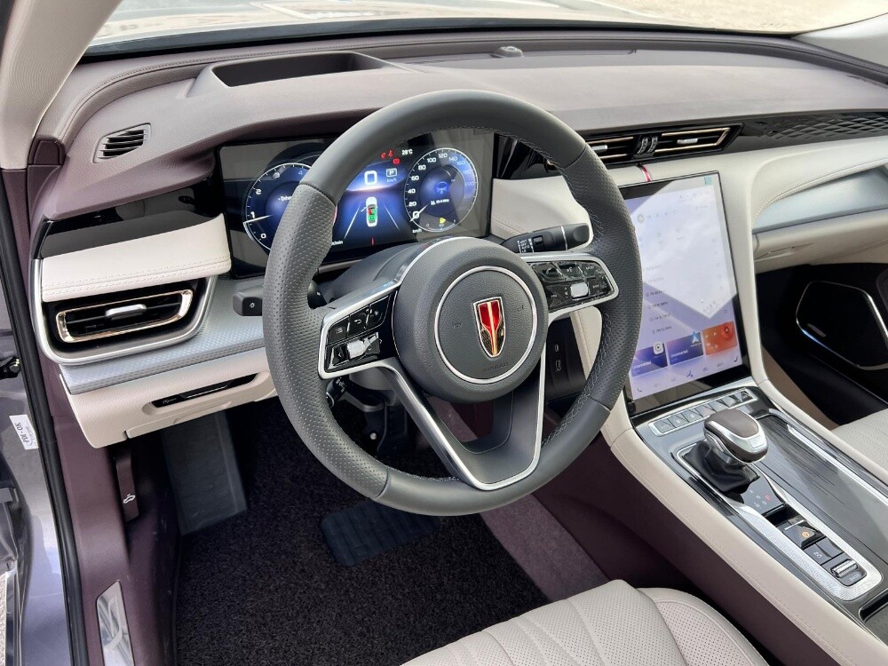 HONGQI H5 OUSADO 2025 — photo 6 for sale in Qatar
