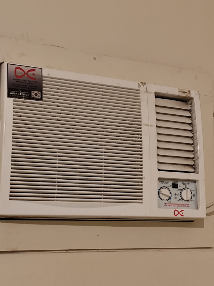 window AC - 1