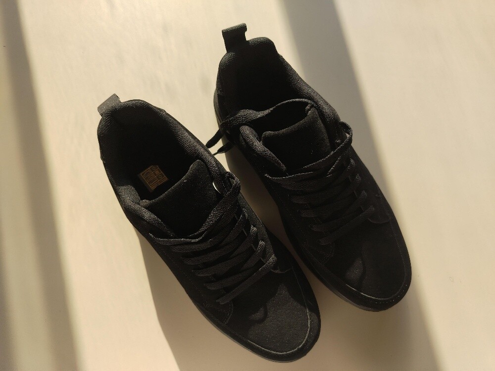 Black sneakers - 3