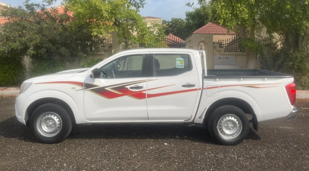 NISSAN NAVARA - 2