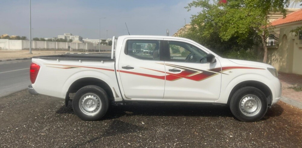 NISSAN NAVARA - 8
