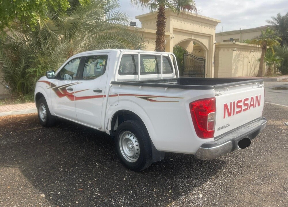 NISSAN NAVARA - 4