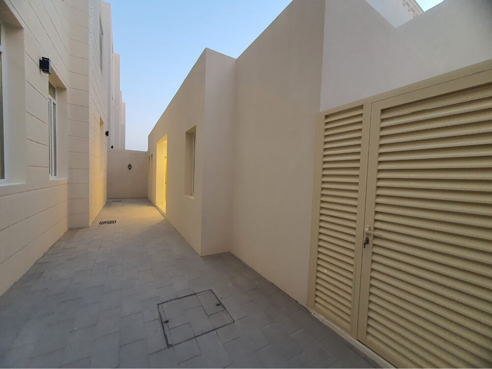 Brand New Luxury Villa Abu Hamour - 12