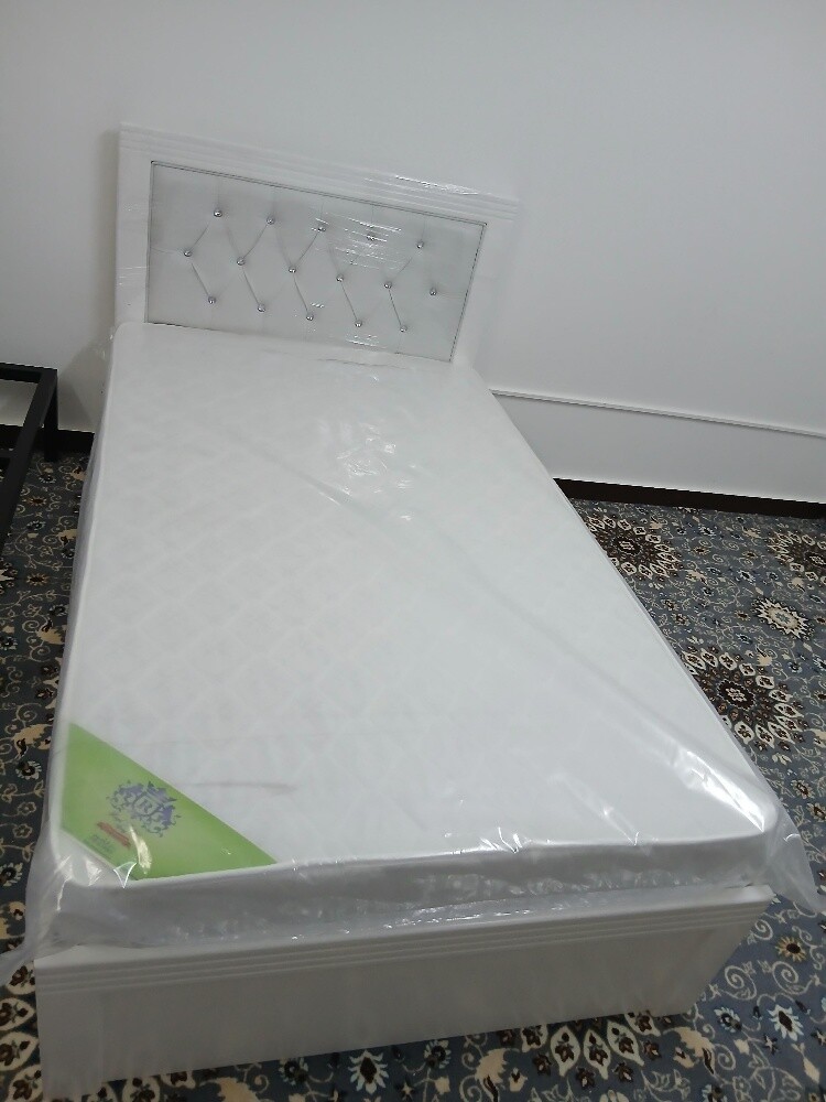 Bed and cabinet - 20