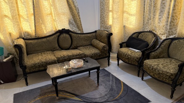 Like new sofas and chairs - 1