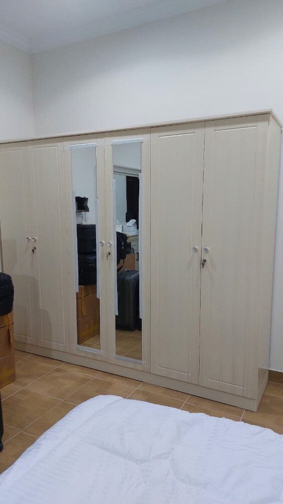 selling furniture - 16