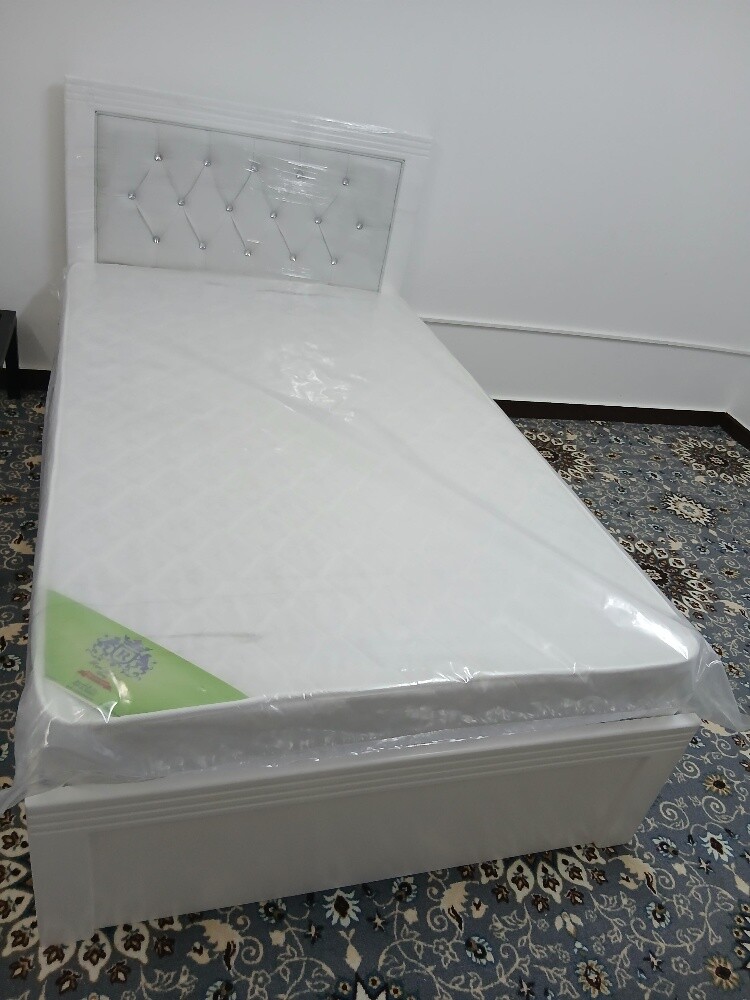 Bed and cabinet - 23