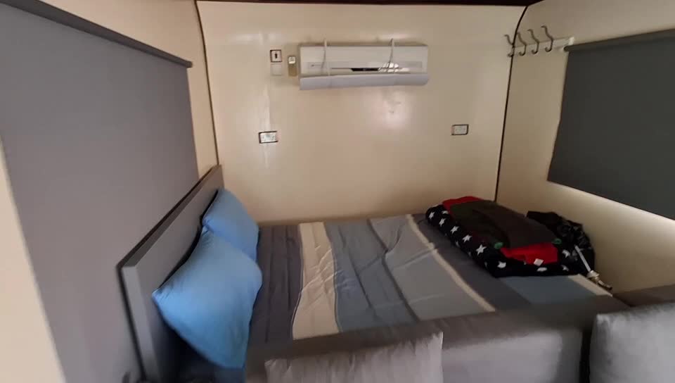 Excellent American Caravan - 1