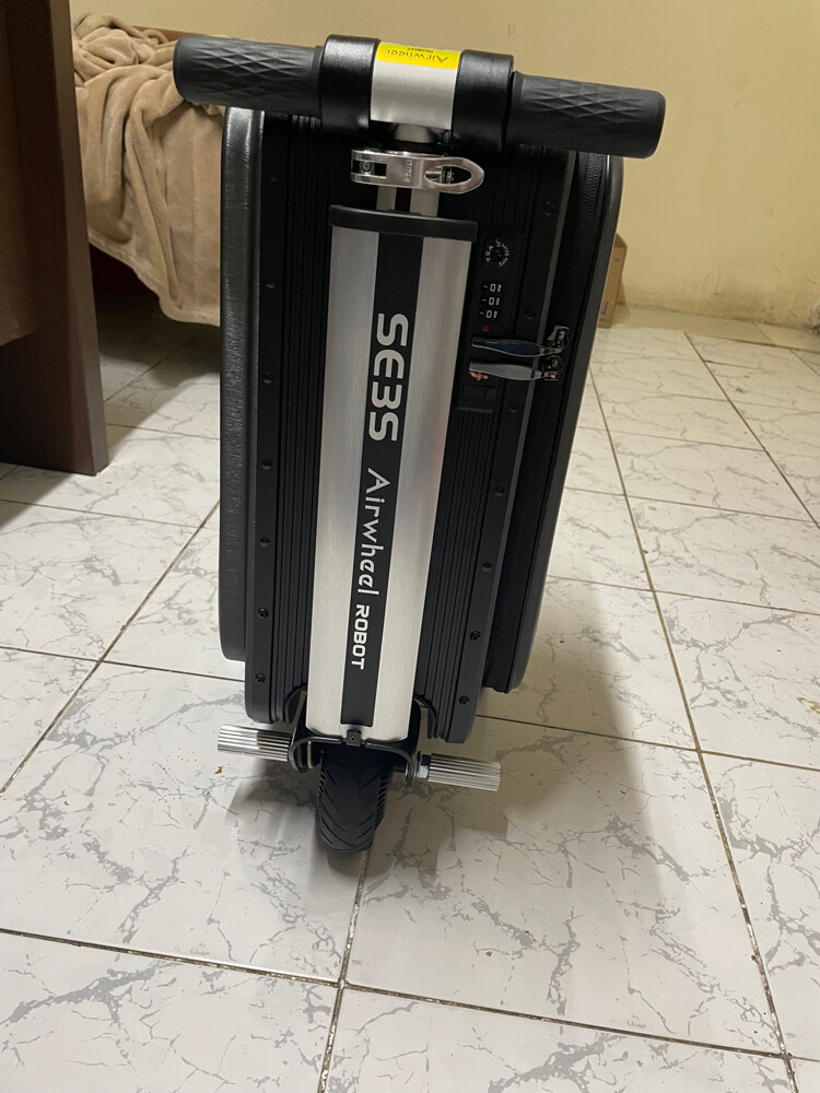 حقيبة سفر ذكيّة مع سكوتر كهربائي - 2