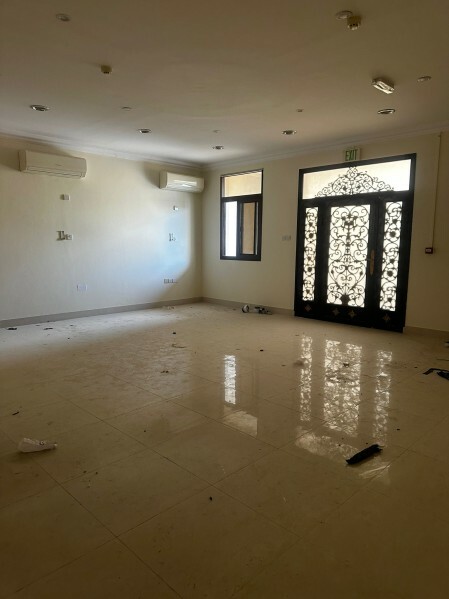 SPACIOUS Service villa 4 RENT - 1