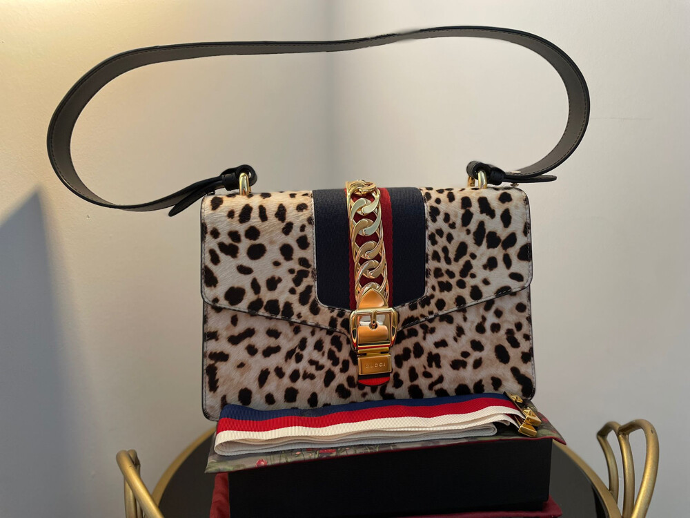 Gucci items  - 4