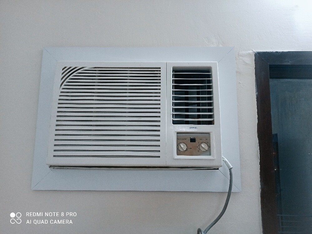 good condition window ac sale - 1