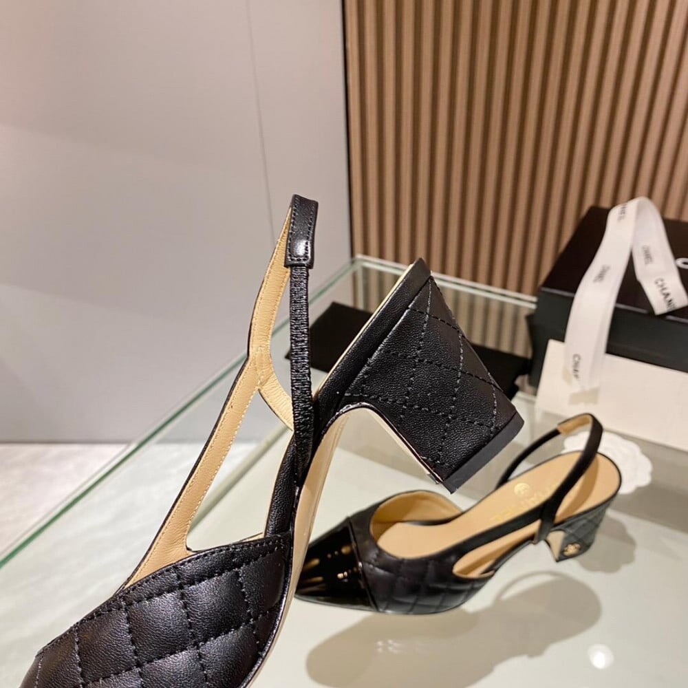 CHANEL - 8