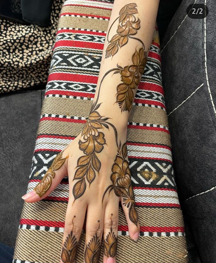 henna artist  - 2