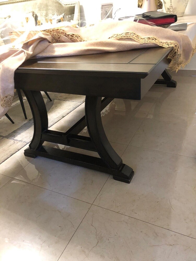 طاولة للبيع - 2