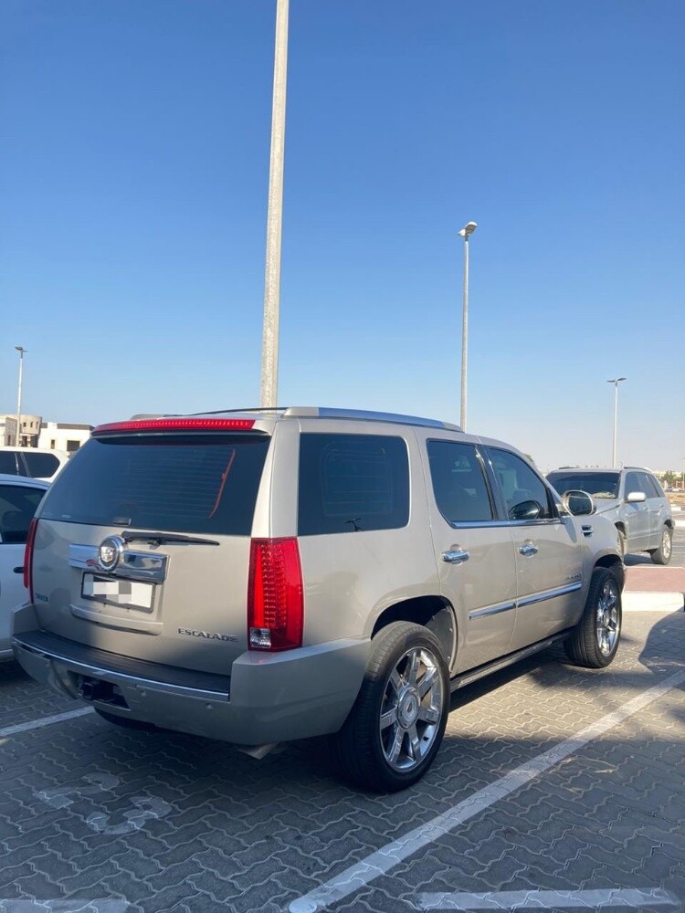 Cadillac. Escalade. Scrap. - 2