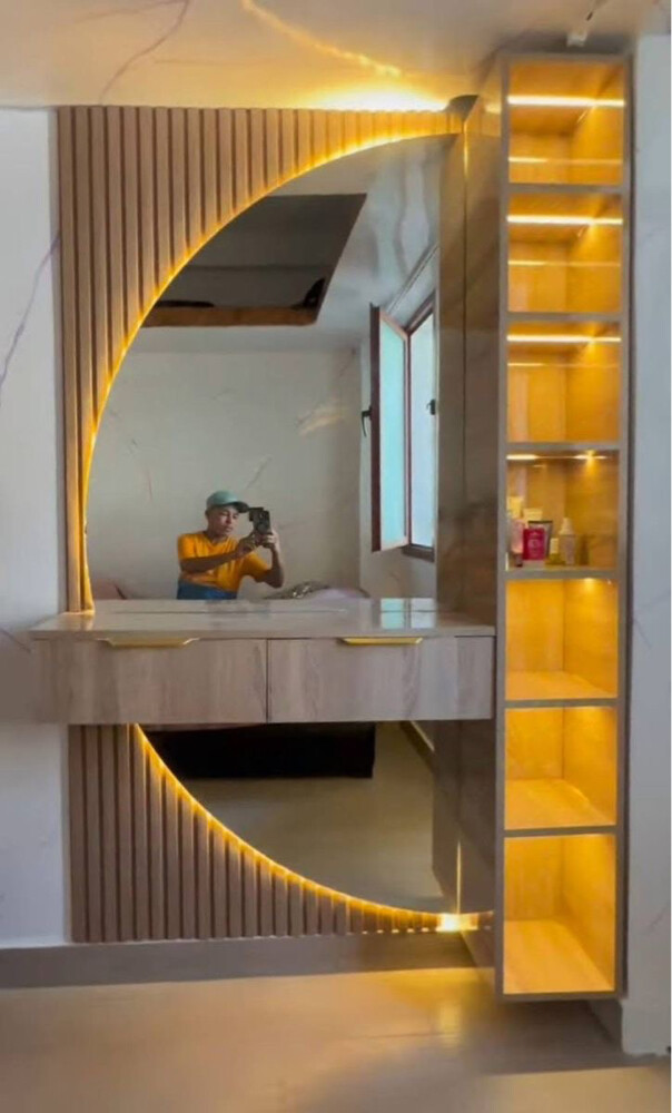 decorative wall table - 3