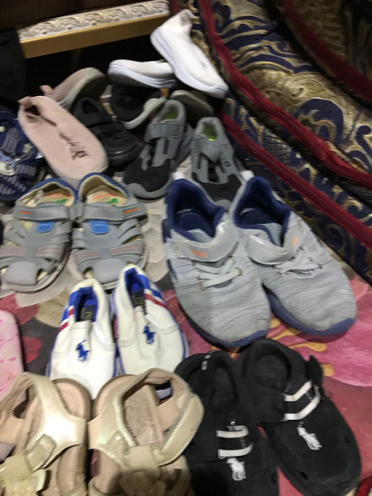 مجموعه من احذية الاطفال الجوز 10 - 4