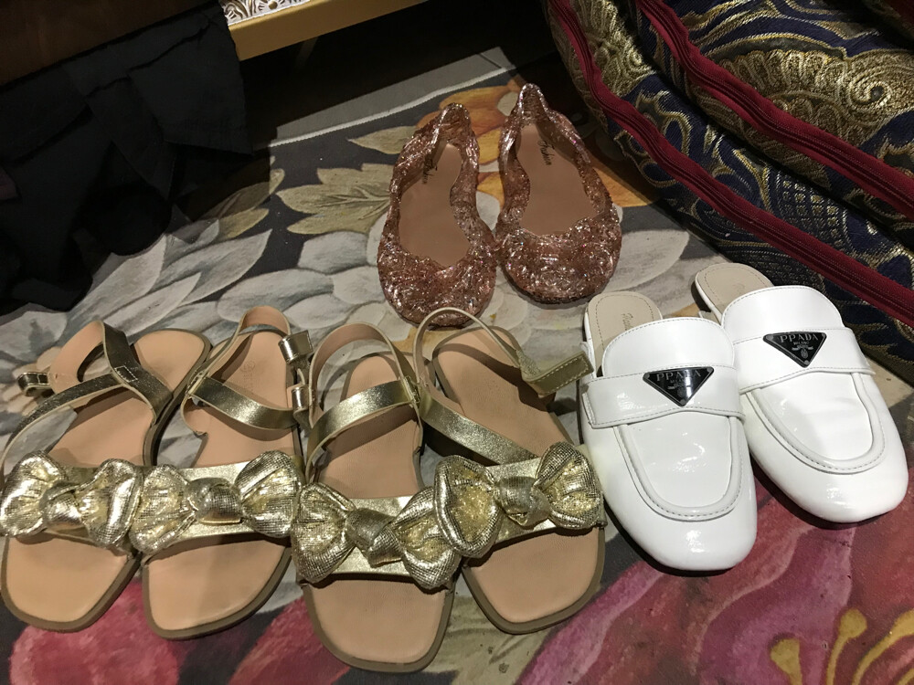 مجموعه من احذية الاطفال الجوز 10 - 15
