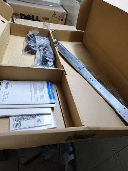 UNUSED Dell Server R710 - in box - 3
