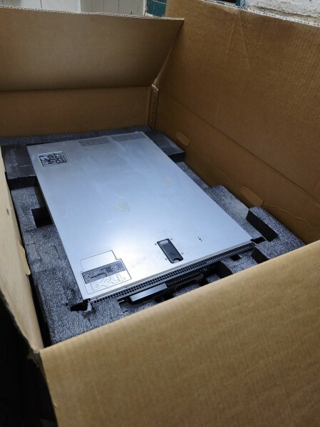 UNUSED Dell Server R710 - in box - 6