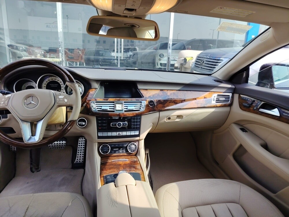 Mercedes-Benz CLS 350 — photo 16 for sale in Qatar