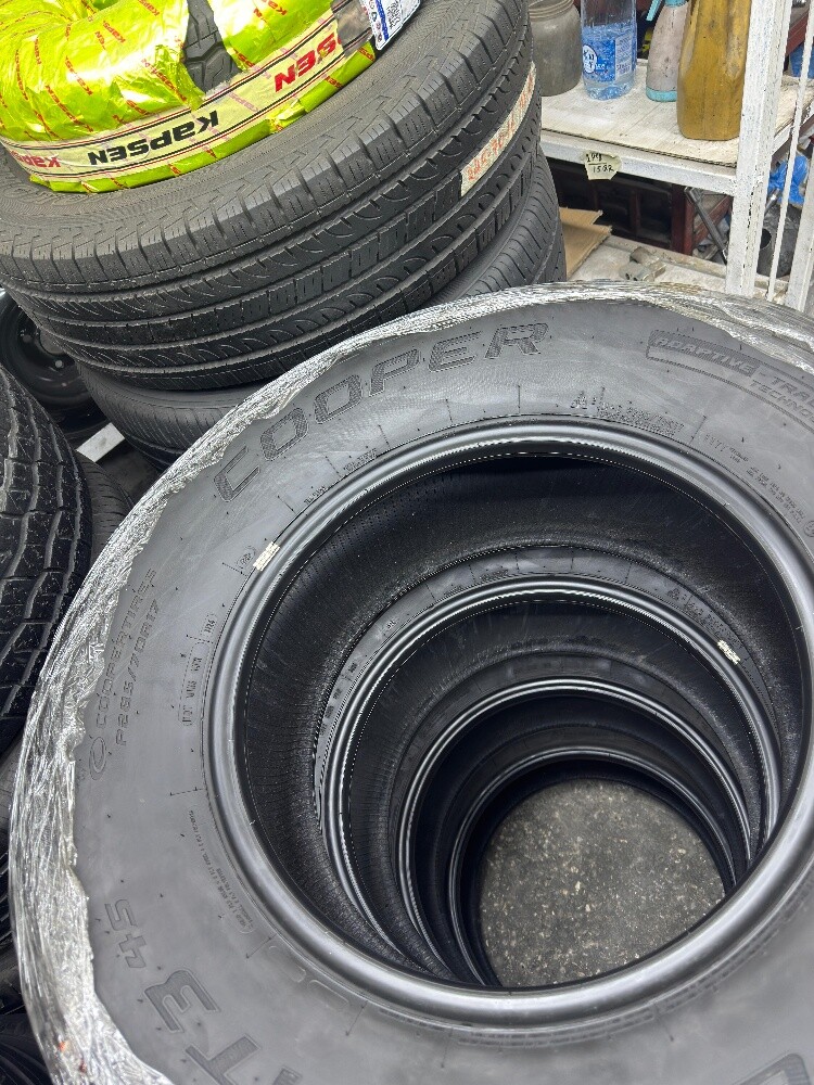Cooper Tyres 285/70/17 date 24 - 5